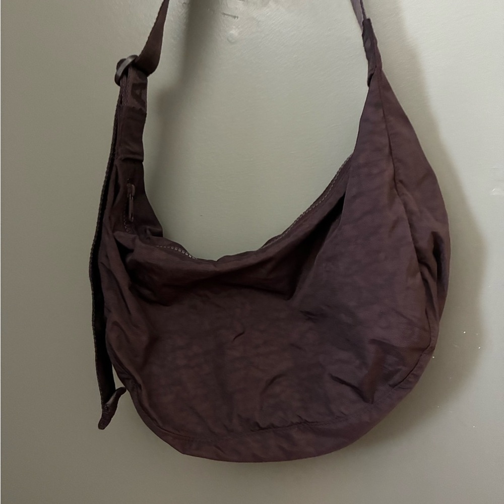 Baggu Chocolate Plum Medium Crescent VGUC